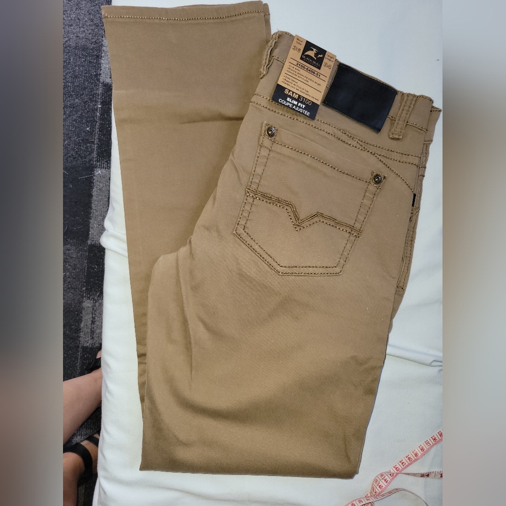 Men's Slim Fit Low Rise Tan Chinos Pants With 34-inch Inseam Stretch